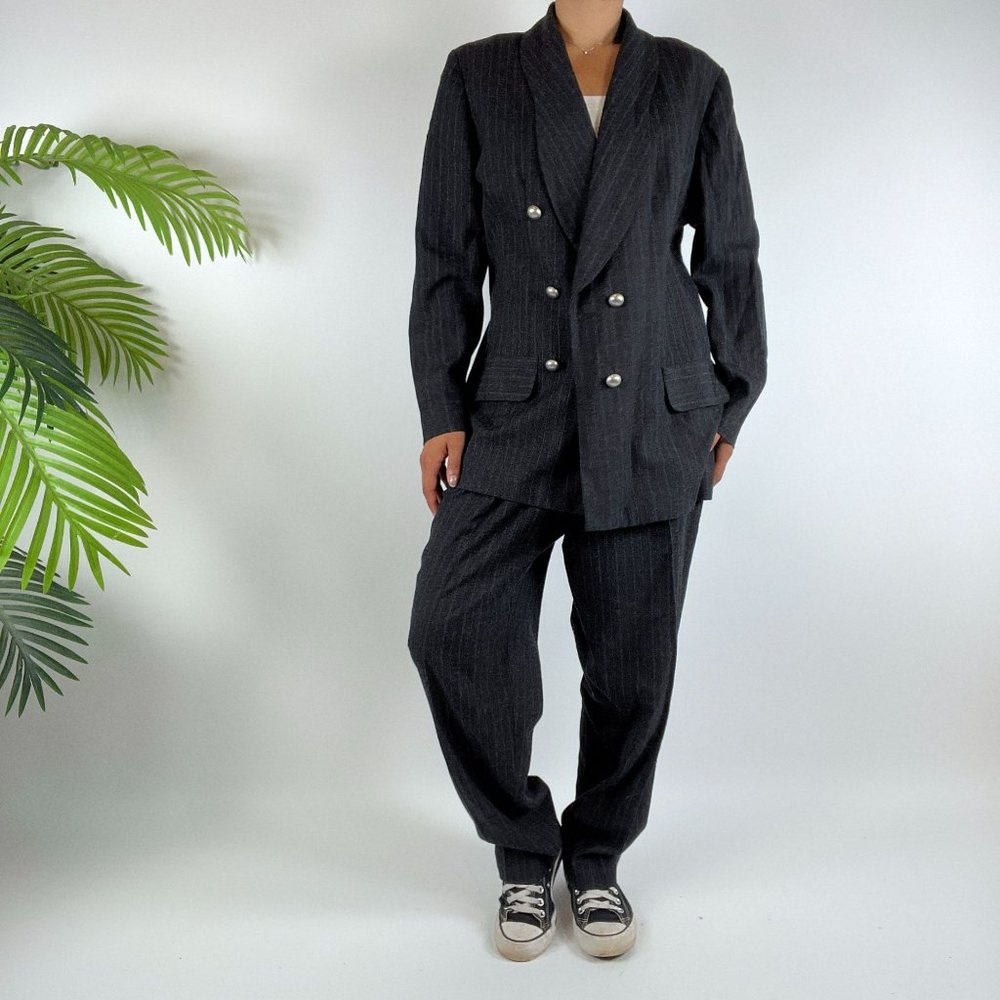 Vintage 90s Grunge Gray Pin Stripe Preppy Oversized 2 Piece Pantsuit / Size: 14 - Picture 3 of 9